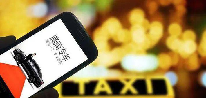 买56元女包仅退款，却遭判赔400元，消费者权益的反思与启示