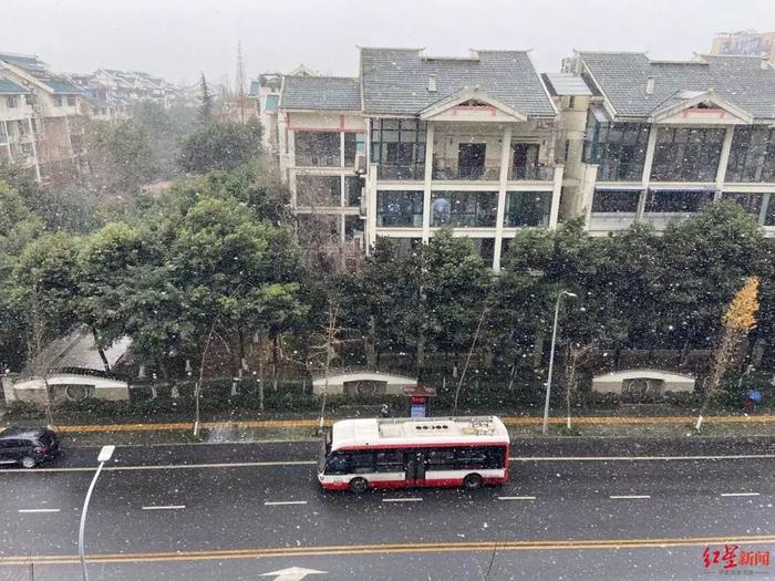 成都市区飘雪，气象局权威回应