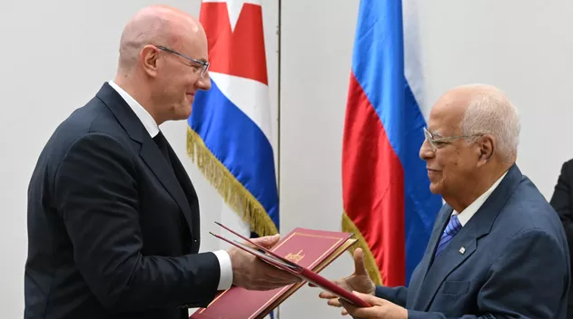 高度敏感时刻下的俄总理访伊朗，深度解析与展望