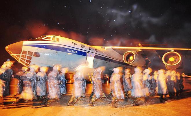 中国飞机逆行撤侨，黎巴嫩的勇敢逆风飞翔