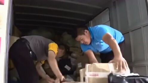 女生为减肥选择快递分拣员工作，三天瘦四斤的亲身经历