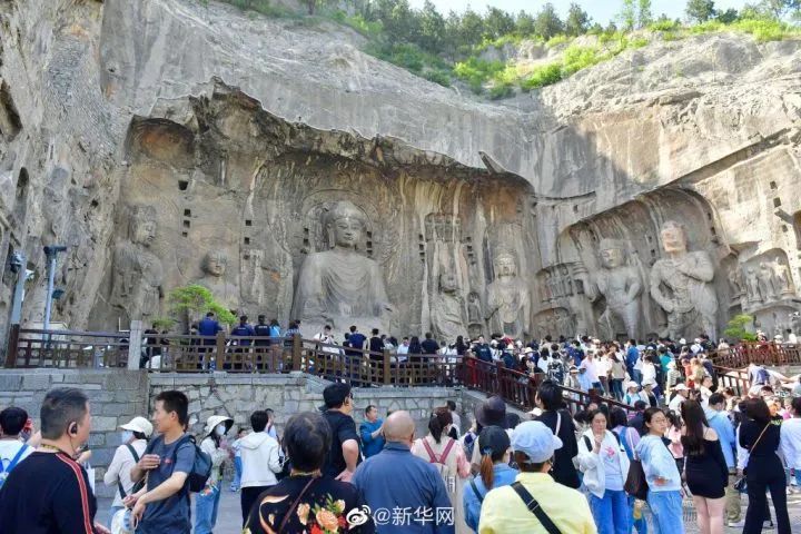 黄山景区厕所过夜事件，游客遭遇与景区回应