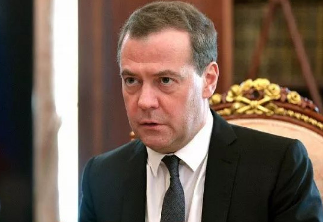 梅德韦杰夫提议沉没英国，深入分析与探讨