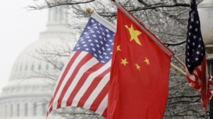 詹姆斯的浴室惊魂，蝎子突然闯入