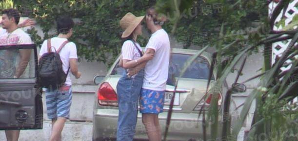 白百何与张思麟带娃逛街被拍，温馨画面引发热议