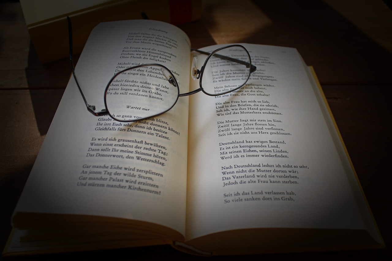 著名诗人痖弦逝世，一位文学巨匠的离世