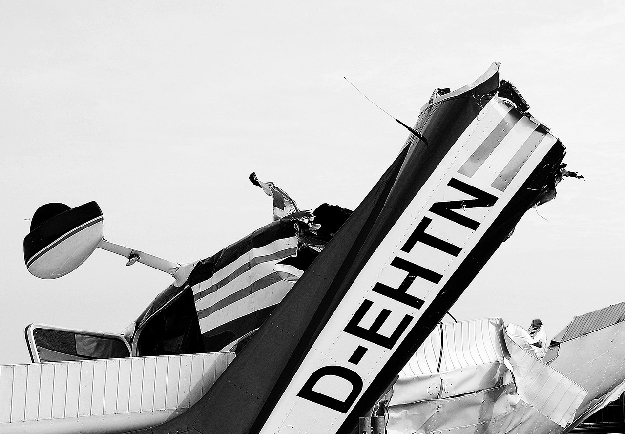 三人骑电动车碰瓷事件深度解析