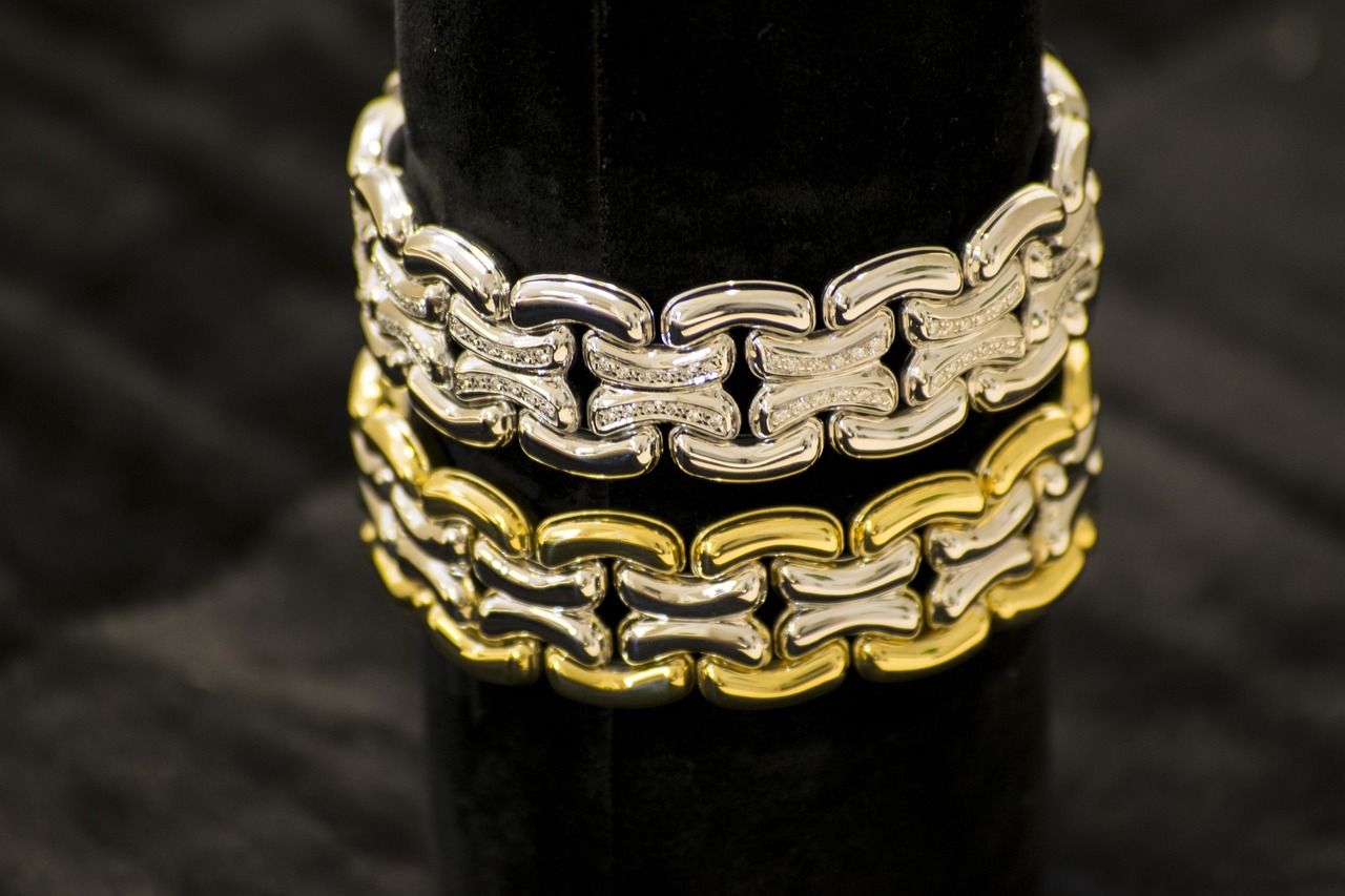 伊朗击落美军两架黑鹰事件深度解析