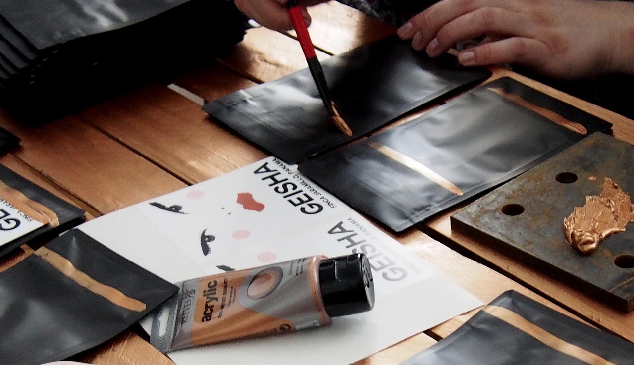 快递沾血事件，包装更换的背后真相